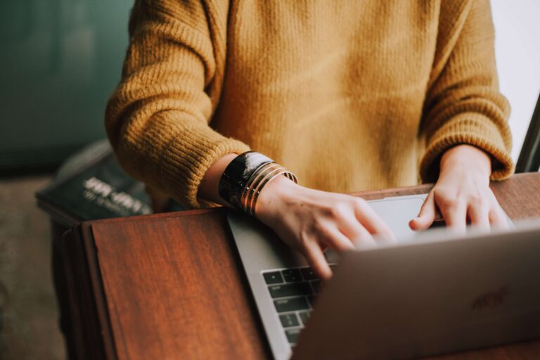 How to Make Money Blogging in 10 Simple and Easy Steps
